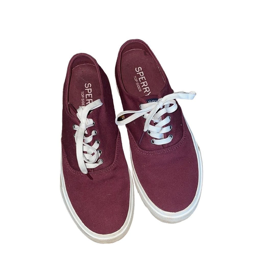 •SPERRY• Burgundy/maroon Sperry sneakers with cream laces/souls EUC size 6.5